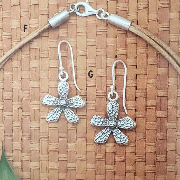 Vintage Silpada Oxidized Sterling Silver Flower Earrings  W1155 - Picture 10 of 10